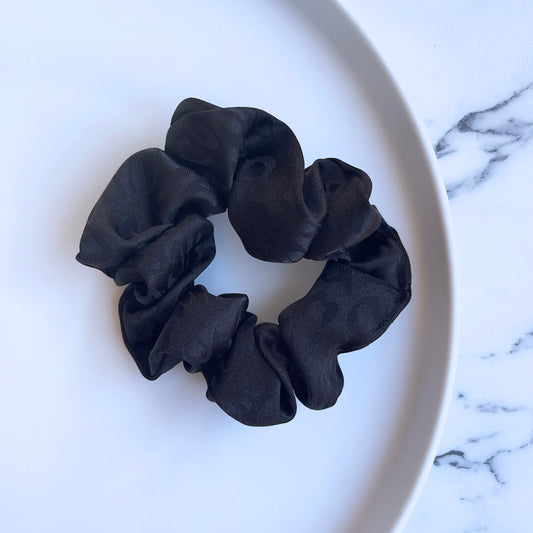 Black jacquard scrunchie